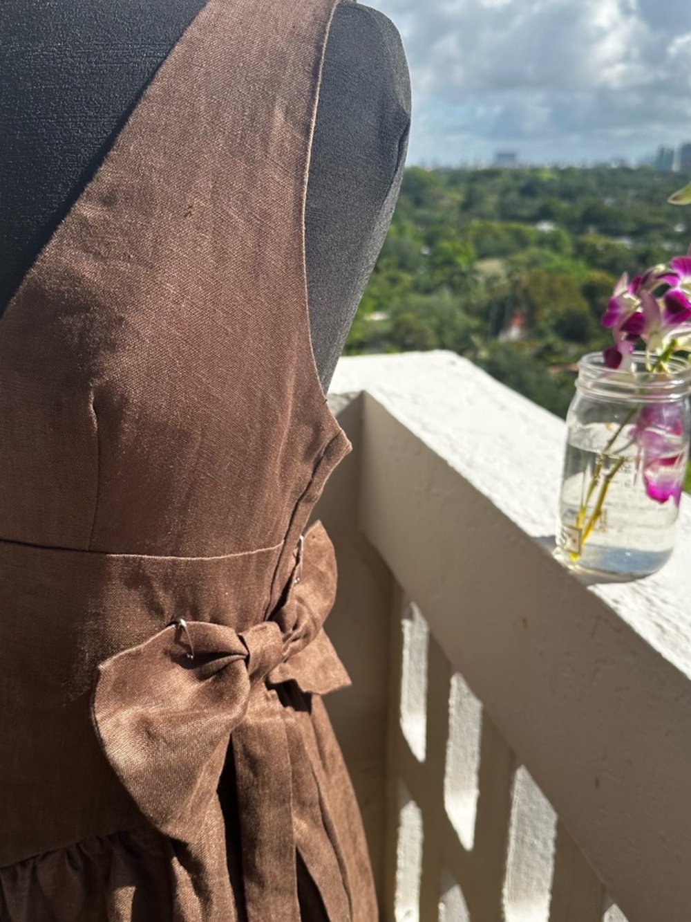 VRG GRL Brown Linen Maxi Dress Coastal Chic Open Back Tie Waist US 6 AU 10 NWT - Picture 5 of 9